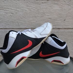 NIKE AIR VISI PRO  BASKETBALL BLACK / WHITE / RED